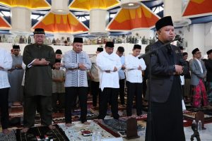 Danny Pomanto Bersama Pj Gubernur Sulsel Salat Ied di Masjid Kubah 99