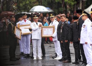 Danny Pomanto Terima Penghargaan di Puncak Peringatan Hari OTDA XXVIII, Makassar Terbaik Ketiga Penyelenggaraan Pemerintah Daerah