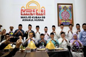 Danny Pomanto Dampingi Pj Gubernur Prof Zudan Hadiri Ngaji Bareng UAS di Masjid 99 Kubah