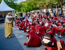 Panggung F8 Makassar Hadirkan Dongeng Keliling Hibur 100 Siswa SDN Garuda