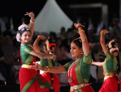 Pecah! Delegasi India Pukau Warga Makassar dengan Tarian Bharatanatyam & Kuchipudi di F8