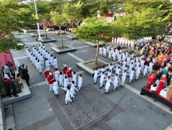 Pasukan Paskibraka Tim Cakra Berhasil Turunkan Sang Merah Putih dengan Khidmat