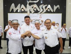 Danny Pomanto Kukuhkan Tim Pengembangan Program dan Tim SIBAT PMI Kota Makassar 2024-2029