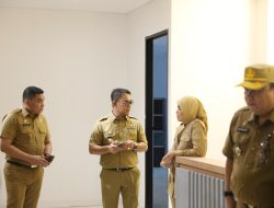 Irwan Adnan Dampingi Wawali Aliyah Mustika Ilham Touring Balai Kota di Hari Pertama Berkantor