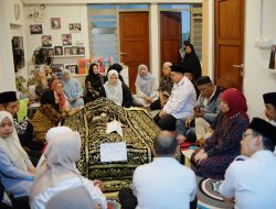 Wali Kota dan Wakil Wali Kota Makassar Melayat ke Rumah Duka Ayah Kadis Pariwisata