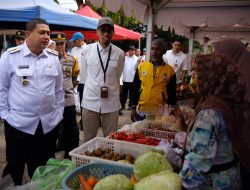 Kunjungi Gerakan Pasar Murah, Wali Kota Munafri Pastikan Harga Pangan Terjangkau