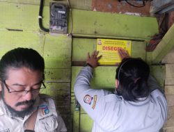 Tunggakan Hingga 25 Juta, Perumda Pasar Segel 69 Lods di Pasar Kalimbu