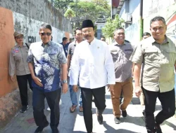 Kadis Sosial Makassar Dampingi Mensos Berikan Santunan Untuk Keluarga Korban  Aksi Demonstrasi