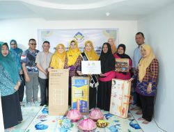 Tingkatkan Kualitas Pendidikan Anak Usia Dini, Melinda Aksa Beri Bantuan APE dan Rehab Bangunan Sekolah