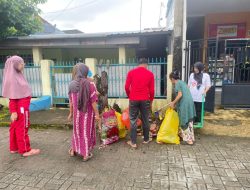RT 4 RW 3 KELURAHAN SUDIANG RAYA GELAR JUMAT BERSIH TERINSPIRASI GERAKAN PKK