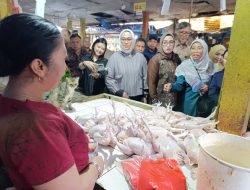 Belanja Tenang di Pasar Maricaya, Anggota Komisi IX DPR RI, Putih Sari Pastikan Pangan yang Beredar Aman Dikonsumsi Masyarakat