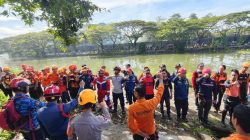 Damkarmat dan SAR Gabungan Laksanakan Pencarian Korban Tenggelam di Kanal Pampang Panakukang Makassar