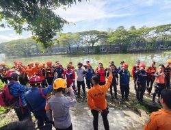 Damkarmat dan SAR Gabungan Laksanakan Pencarian Korban Tenggelam di Kanal Pampang Panakukang Makassar