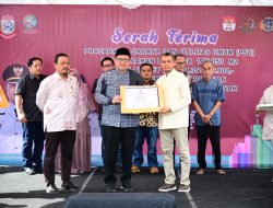 Kadisperkim Kota Makassar Dampingi Wali Kota Makassar  Dalam Serah Terima PSU Perumahan  Dari Pengembang Kepada Pemkot Makassar