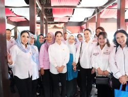 Kunjungi Paotere Bareng Istri Wapres RI, Melinda Aksa Perkuat Pembinaan Kualitas Produk Warga Pesisir