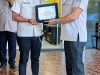 Dua Pegawai Terima Penghargaan Teladan, Perumda Pasar Makassar Raya Tegaskan Komitmen pada SDM Berkualitas