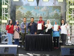 Realisasikan Program Pemkot Makassar Dalam Pengelolaan Sampah, Kecamatan Tallo Luncurkan 10.000 Galon Tumpuk