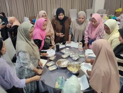 Disperin Makassar Gelar Giat Diversifikasi Produk Industri Olahan Melalui Pelatihan Roti dan Kue