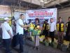 Semarak HUT RI ke-81, Perumda Pasar Makassar Berbagi Sembako untuk 80 Petugas Kebersihan
