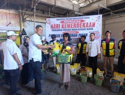 Semarak HUT RI ke-81, Perumda Pasar Makassar Berbagi Sembako untuk 80 Petugas Kebersihan