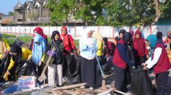 Dukung Rencana TPS3R, Melinda Aksa Pimpin Jumat Bersih di Talasalapang