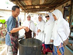 Dekranasda Makassar Pelajari Pemberdayaan Perajin di Kampung Batik Cibuluh